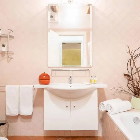 Lo Scrigno Delle 2 Torri! Nel Cuore Del Centro, Vicino A Via Rizzoli Apartamento