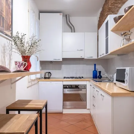 Lo Scrigno Delle 2 Torri! Nel Cuore Del Centro, Vicino A Via Rizzoli Apartamento
