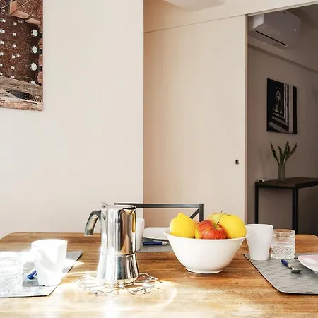 Lo Scrigno Delle 2 Torri! Nel Cuore Del Centro, Vicino A Via Rizzoli Apartment