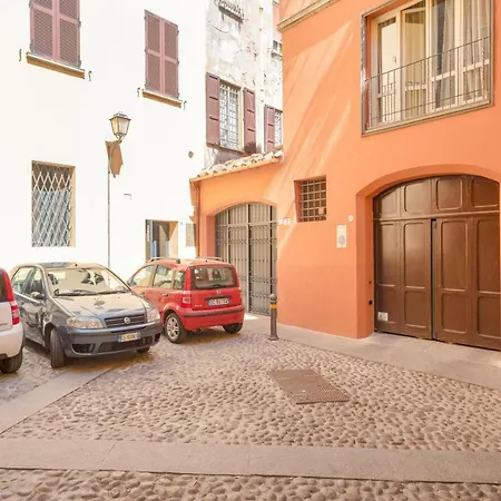 Lo Scrigno Delle 2 Torri! Nel Cuore Del Centro, Vicino A Via Rizzoli