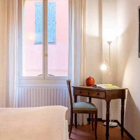 Lo Scrigno Delle 2 Torri! Nel Cuore Del Centro, Vicino A Via Rizzoli